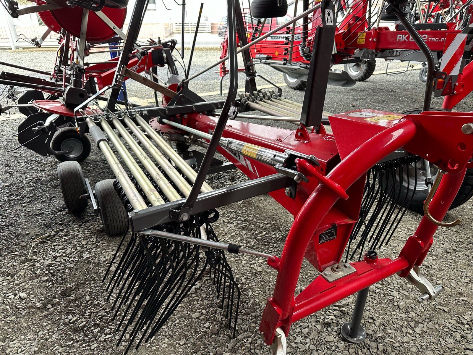 Schwader van het type Massey Ferguson RK 451 DN, Neumaschine in Amöneburg - Roßdorf (Foto 1)