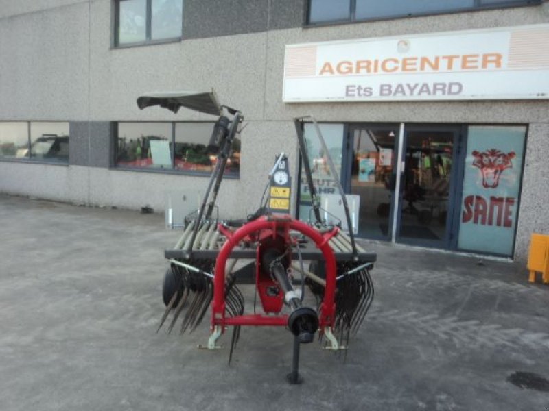 Schwader of the type Massey Ferguson RK 451, Gebrauchtmaschine in MOULLE (Picture 1)