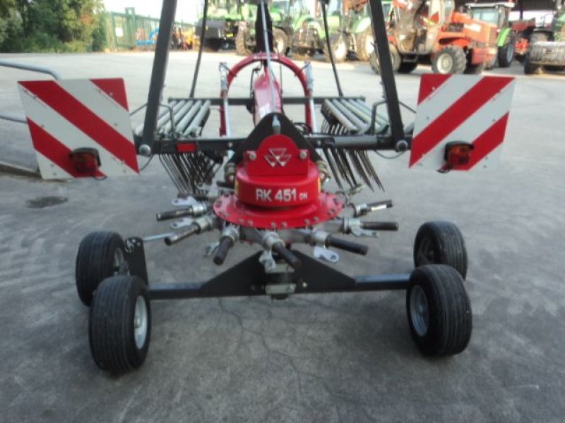 Schwader of the type Massey Ferguson RK 451, Gebrauchtmaschine in MOULLE (Picture 5)