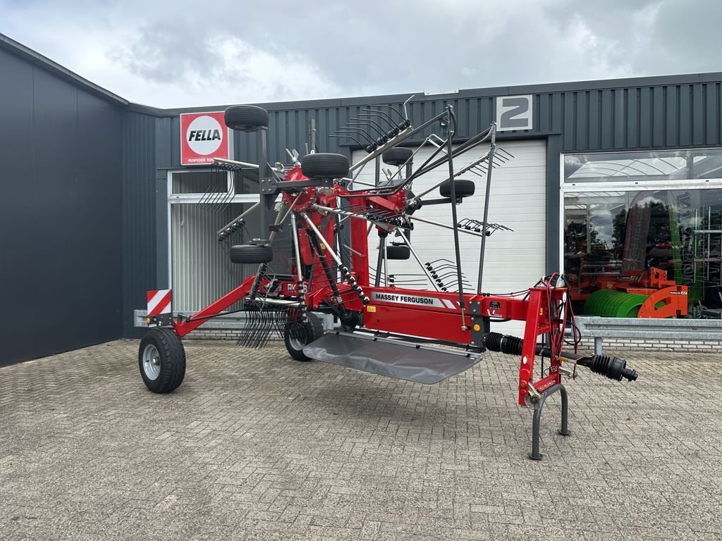 Schwader of the type Massey Ferguson RK 662-TRC, Neumaschine in MARIENHEEM (Picture 1)