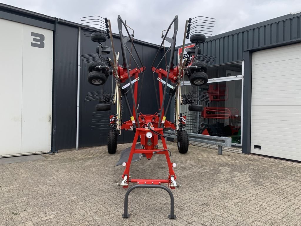 Schwader a típus Massey Ferguson RK 802 TRC, Neumaschine ekkor: MARIENHEEM (Kép 2)