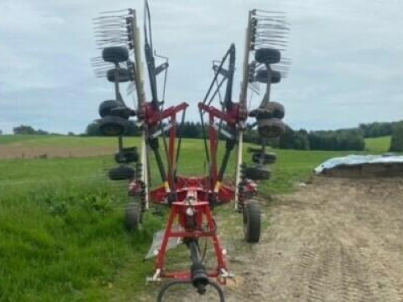 Schwader des Typs Massey Ferguson RK 802 TRC, Gebrauchtmaschine in Wipperfürth (Bild 1)