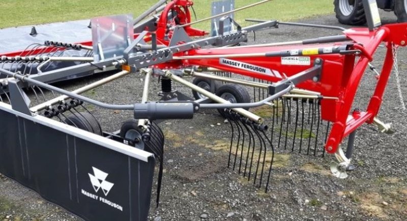 Schwader van het type Massey Ferguson RK451DN, Gebrauchtmaschine in Sakskøbing (Foto 1)