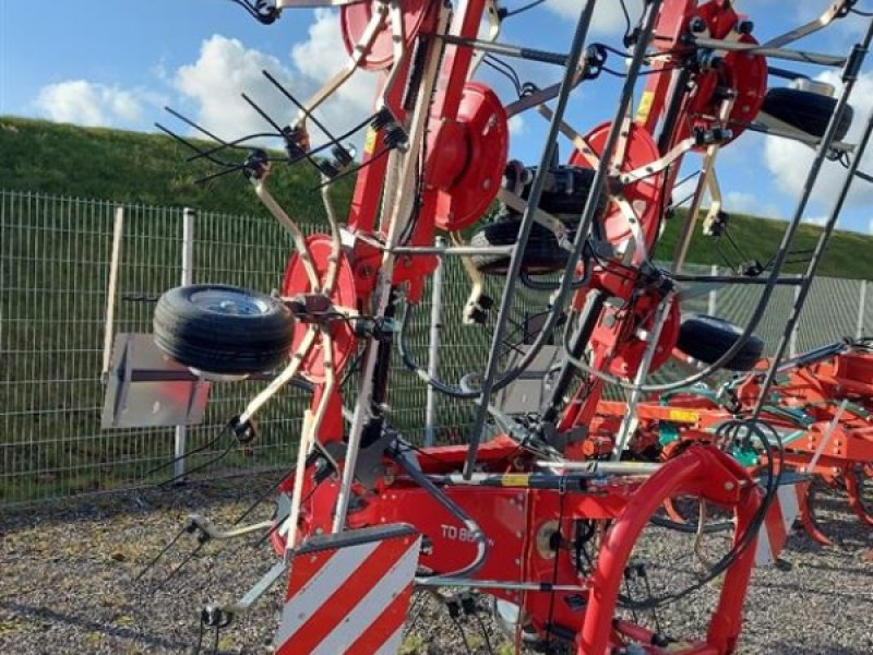 Schwader van het type Massey Ferguson TD 868 DN, Gebrauchtmaschine in Nimtofte (Foto 1)