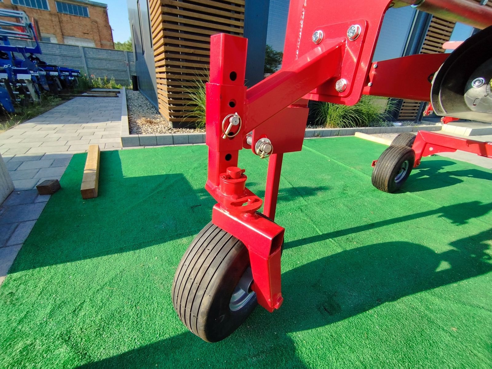 Schwader van het type Metal Technik Kreiselschwader 3,5m oder 4,2m Schwader Kreiselheuer Heuschwader mit Stützrad, Neumaschine in Neuhardenberg (Foto 18)