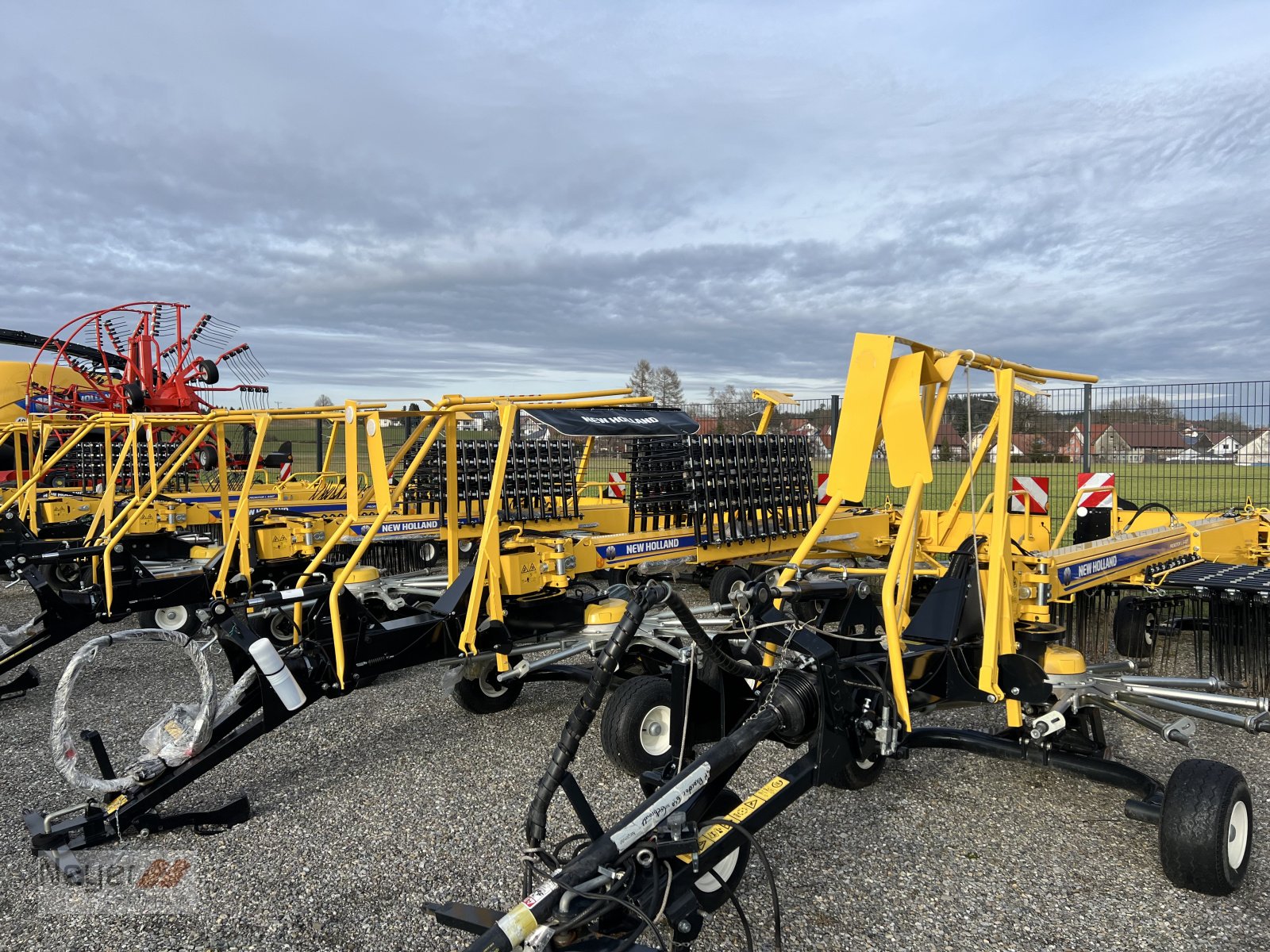 Schwader del tipo New Holland ProRotor L640 T + AutoSteer, Neumaschine en Bad Waldsee Mennisweiler (Imagen 1)