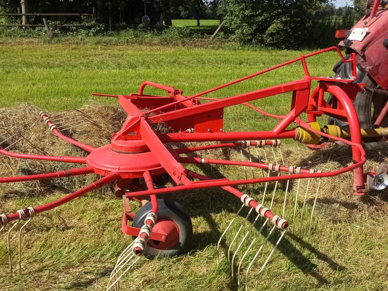 Schwader des Typs Niemeyer RS 330, Gebrauchtmaschine in Düsseldorf (Bild 1)