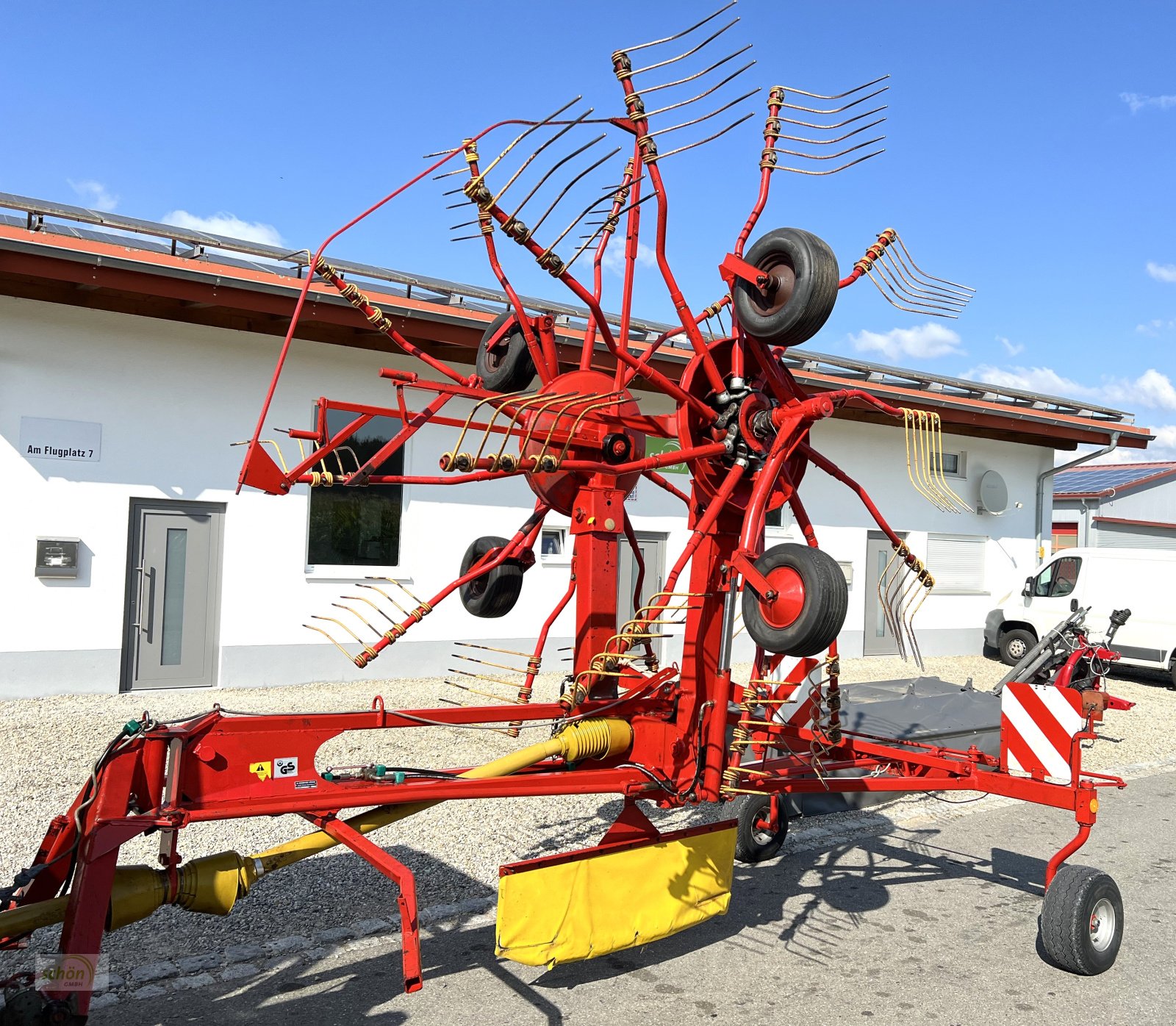 Schwader tip Niemeyer RS 620 - ein wendiger Mittelschwader mit Zwangslenkung, Gebrauchtmaschine in Burgrieden (Poză 1)