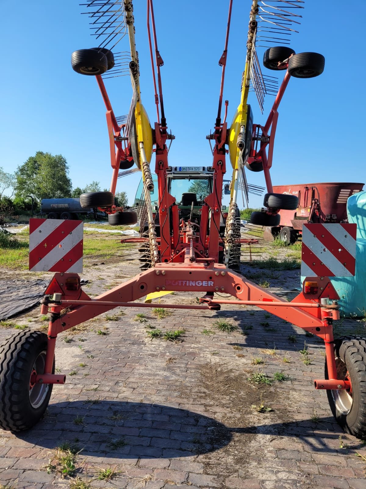 Schwader van het type Pöttinger 881 A Multitast, Gebrauchtmaschine in Grasberg (Foto 1)