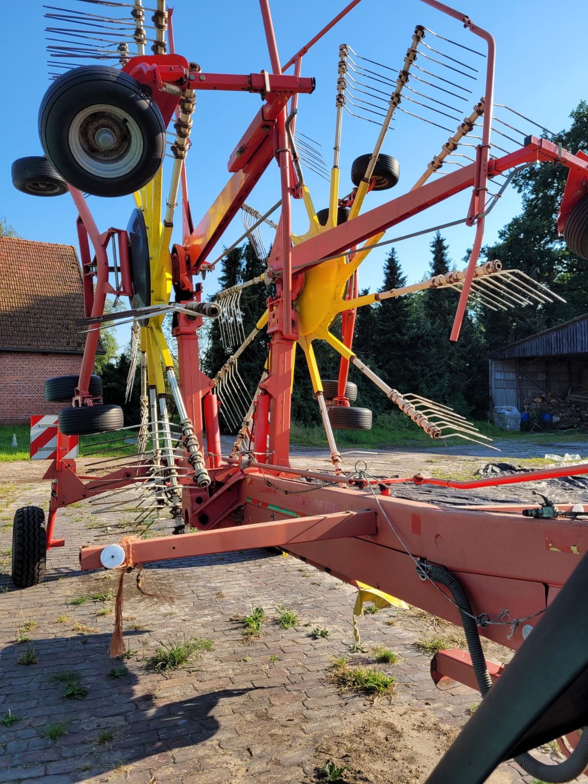 Schwader typu Pöttinger 881 A Multitast, Gebrauchtmaschine w Grasberg (Zdjęcie 2)