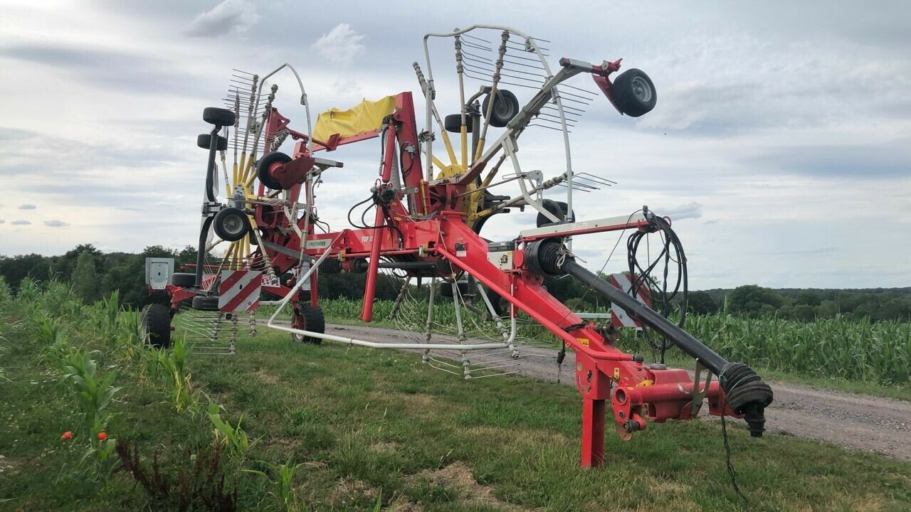 Schwader del tipo Pöttinger ANDAINEUR TOP 812, Gebrauchtmaschine en CHEMINOT (Imagen 1)