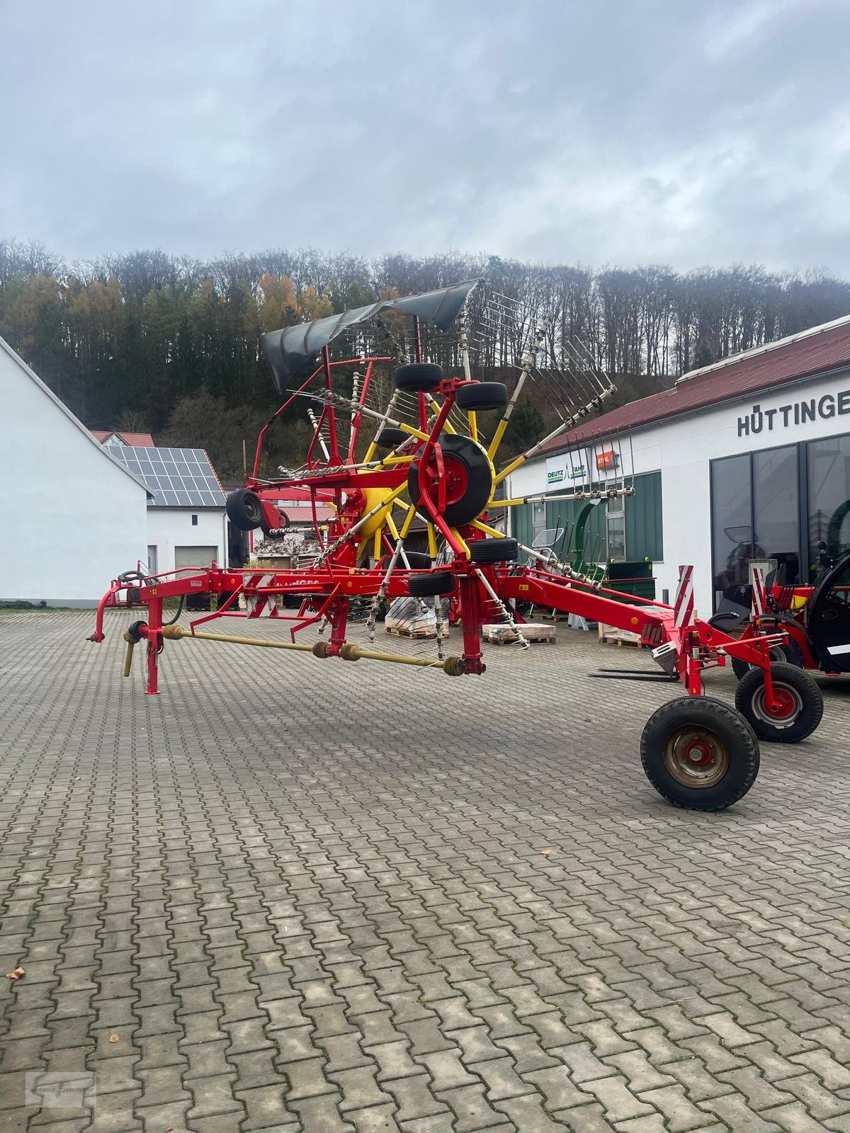 Schwader del tipo Pöttinger Eurotop 801 A Multitast, Gebrauchtmaschine en Treuchtlingen (Imagen 3)