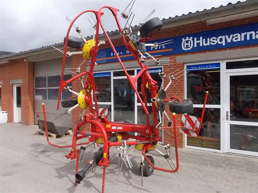 Schwader del tipo Pöttinger HIT 690 N NY PRIS, Gebrauchtmaschine en Roslev (Imagen 1)