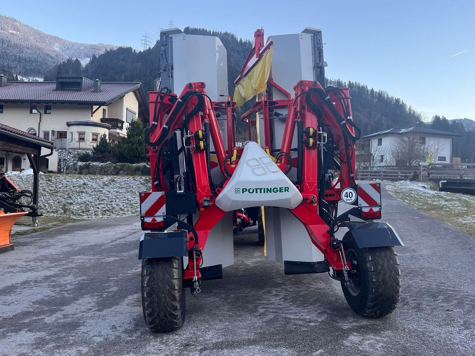 Schwader des Typs Pöttinger Mergento VT 9220, Gebrauchtmaschine in St. Johann (Bild 2)