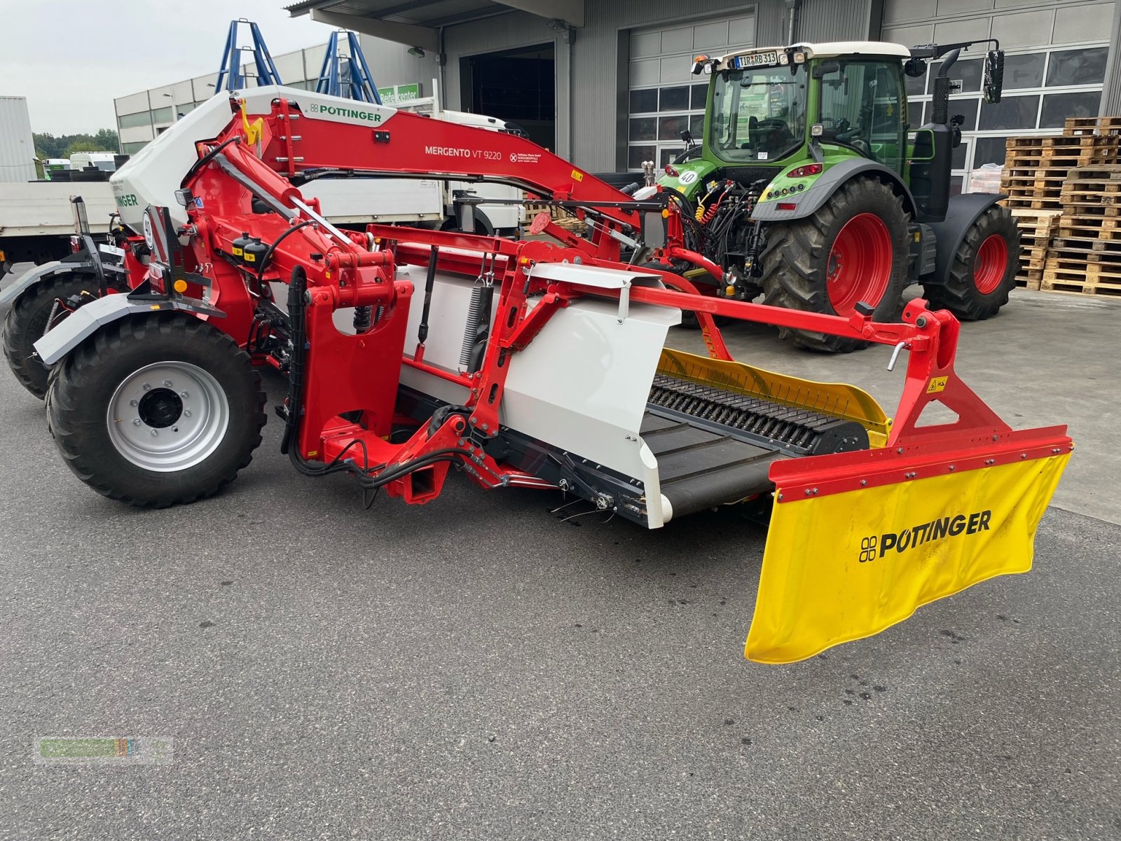 Schwader van het type Pöttinger Mergento VT 9220, Neumaschine in Tirschenreuth (Foto 4)