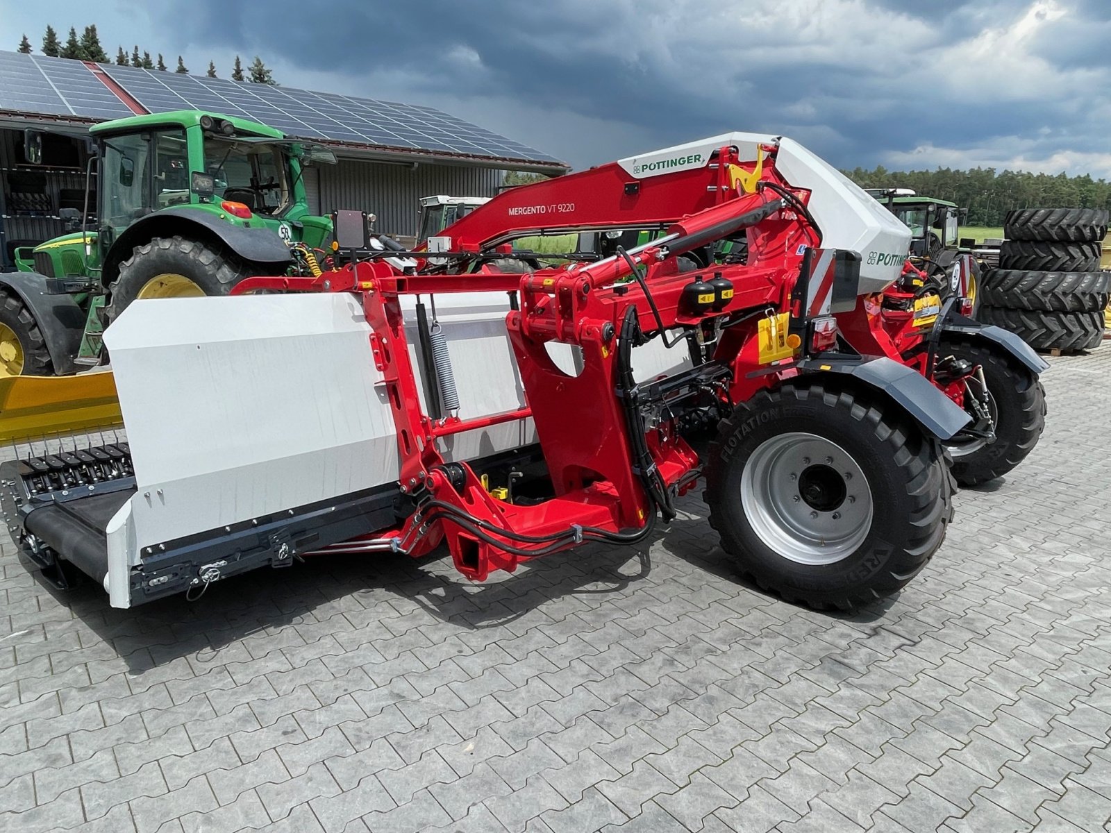 Schwader des Typs Pöttinger Mergento VT9220, Gebrauchtmaschine in Burglengenfeld (Bild 5)