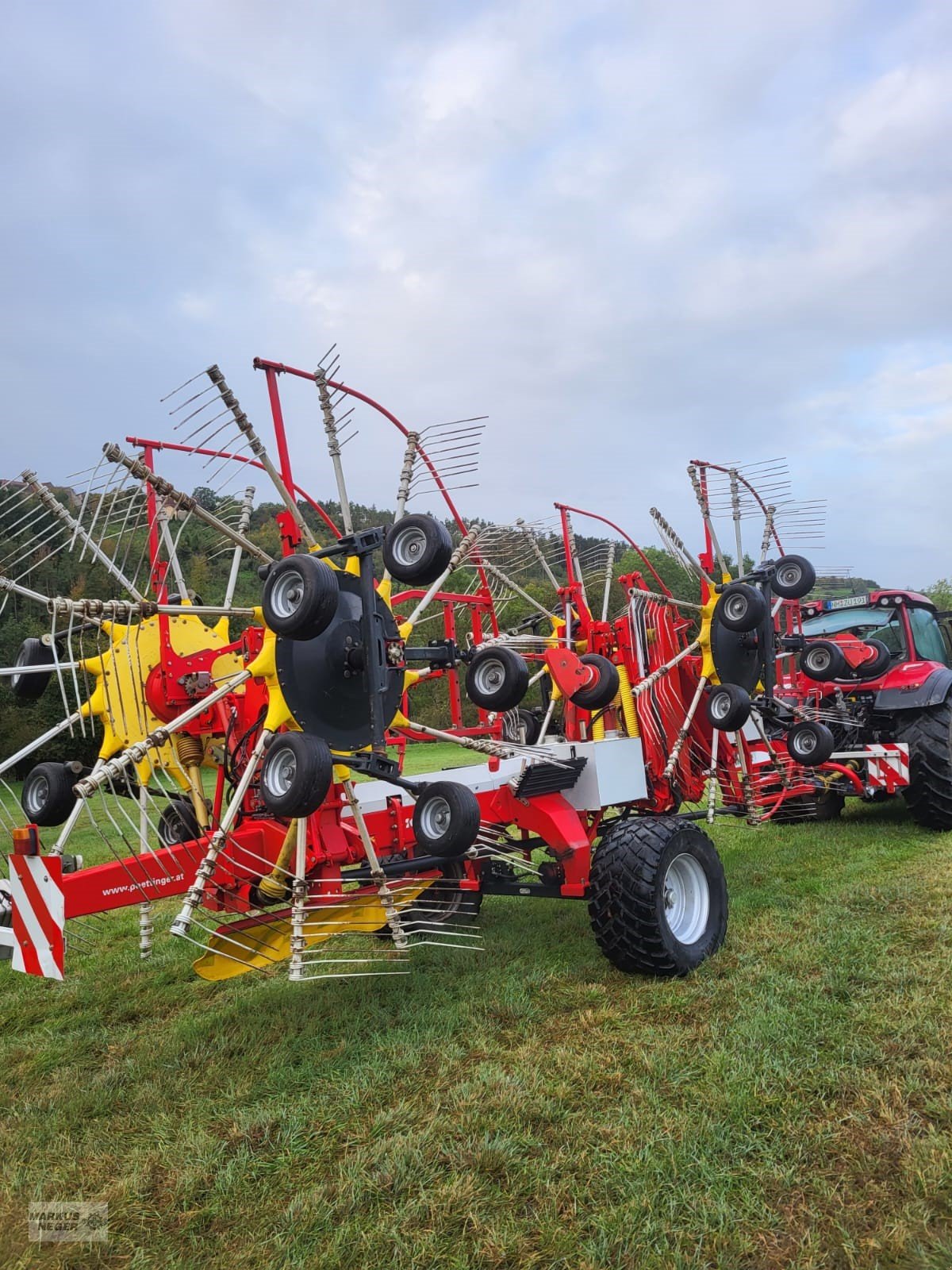 Schwader van het type Pöttinger Top 1252 Multitast, Gebrauchtmaschine in Berching (Foto 1)