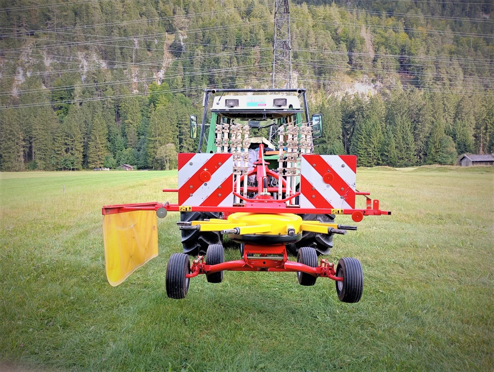 Schwader van het type Pöttinger Top 340 N, Gebrauchtmaschine in Murnau (Foto 2)