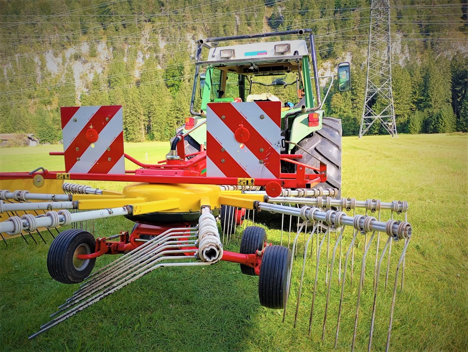 Schwader van het type Pöttinger Top 340 N, Gebrauchtmaschine in Murnau (Foto 4)