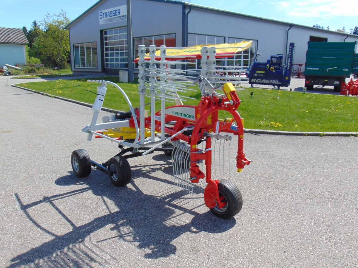 Schwader van het type Pöttinger TOP 382, Neumaschine in Neukirchen am Walde  (Foto 2)