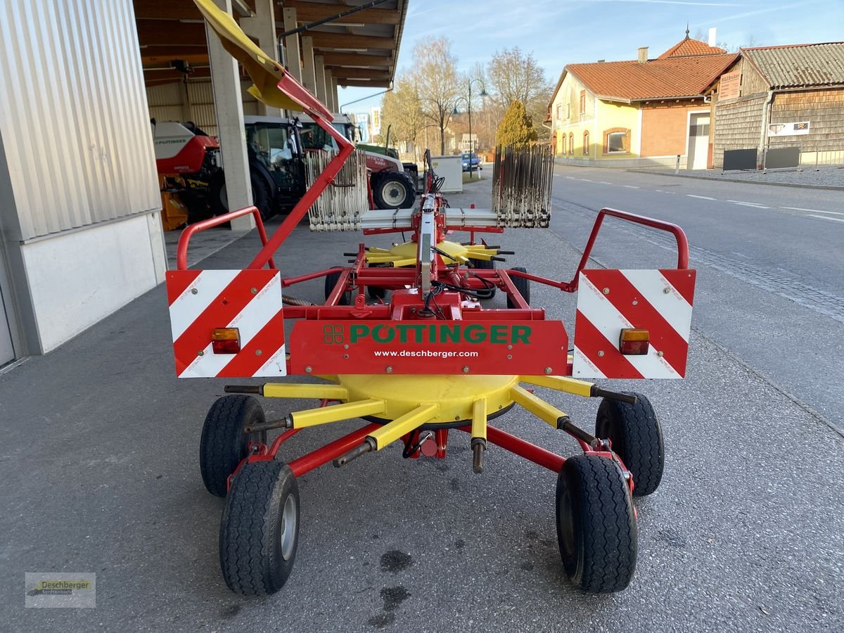 Schwader van het type Pöttinger TOP 611 A, Gebrauchtmaschine in Senftenbach (Foto 8)