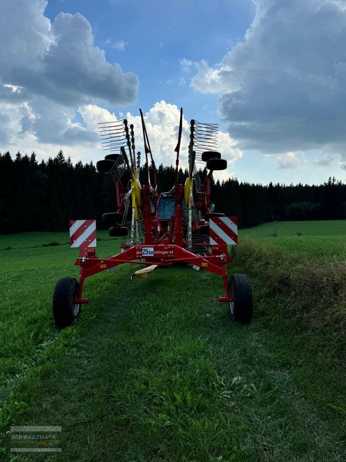 Schwader des Typs Pöttinger TOP 701 A, Gebrauchtmaschine in Aurolzmünster (Bild 4)