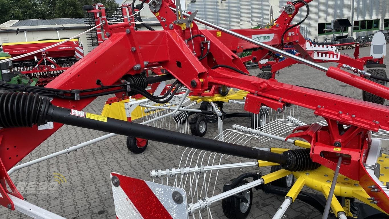 Schwader van het type Pöttinger TOP 722, Neumaschine in Aurich (Foto 20)