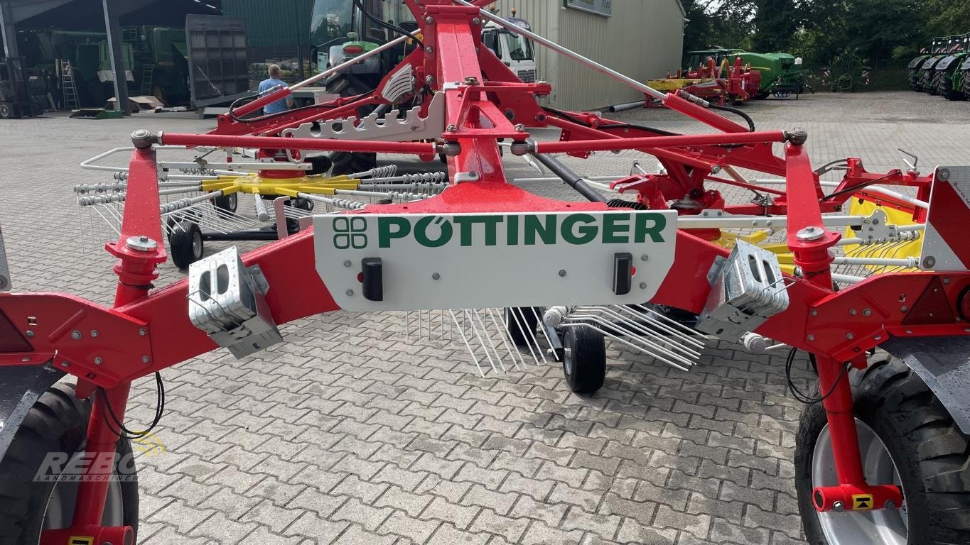 Schwader van het type Pöttinger TOP 722, Neumaschine in Aurich (Foto 28)