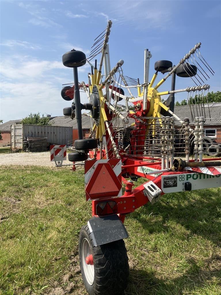 Schwader of the type Pöttinger TOP 762 C Vidvinkel pto og støtte hjul foran rotor, Gebrauchtmaschine in Thisted (Picture 6)