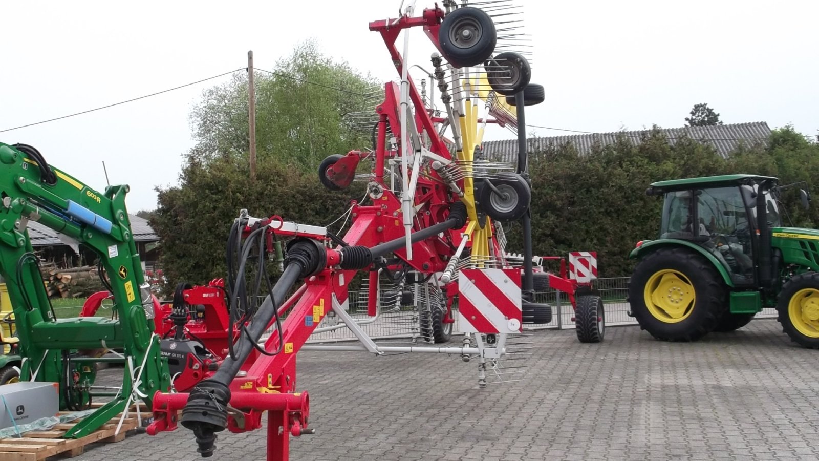 Schwader del tipo Pöttinger Top 812, Gebrauchtmaschine en Wolfersdorf (Imagen 1)