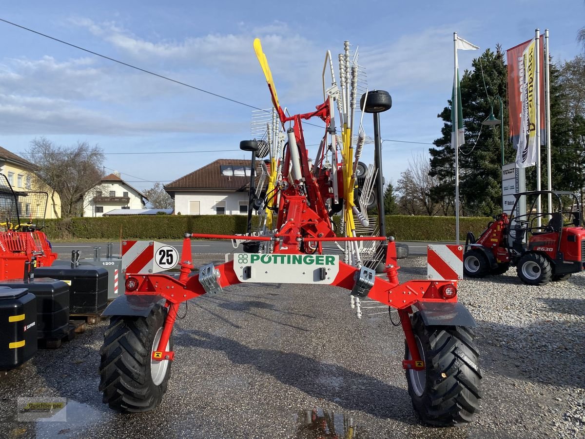 Schwader van het type Pöttinger TOP 812, Vorführmaschine in Senftenbach (Foto 4)