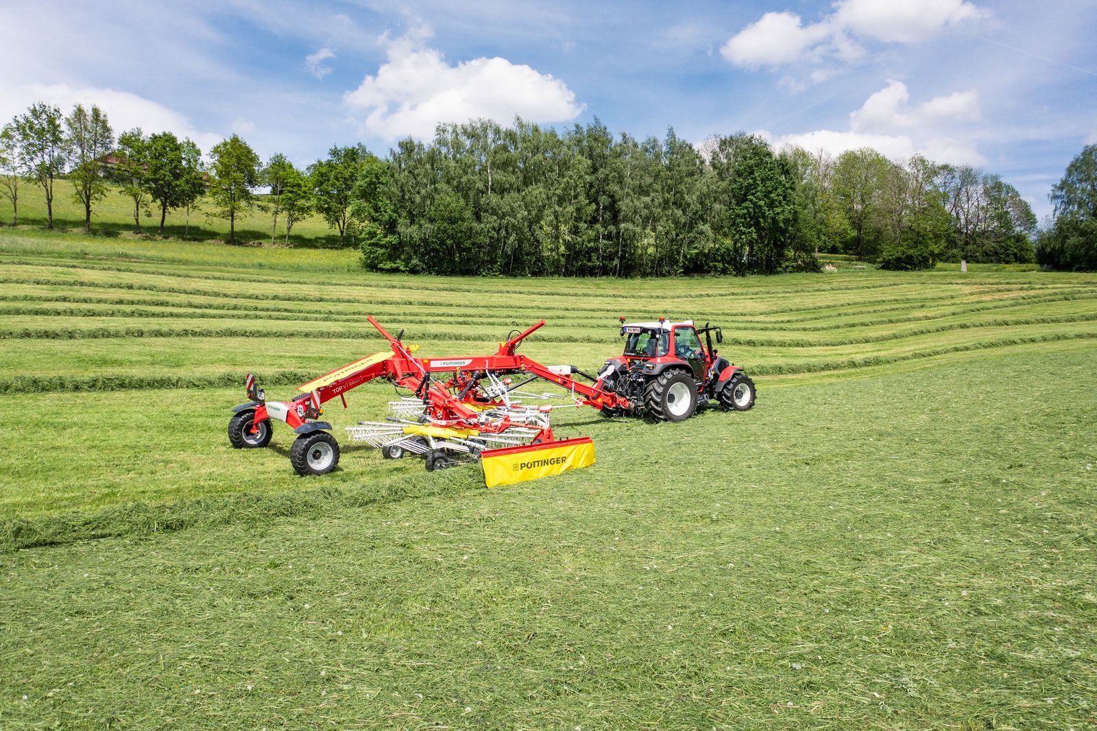 Schwader del tipo Pöttinger TOP VT 6820 S, Neumaschine en NATTERNBACH (Imagen 1)