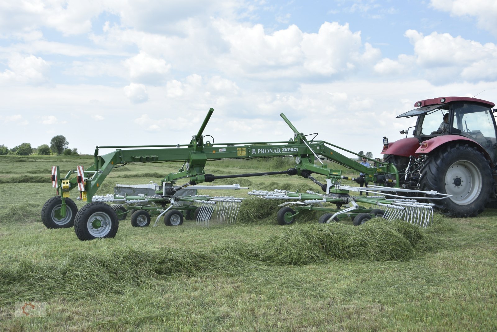 Schwader typu PRONAR ZKP 801 8m Seitenschwader Doppelschwader, Neumaschine w Tiefenbach (Zdjęcie 2)