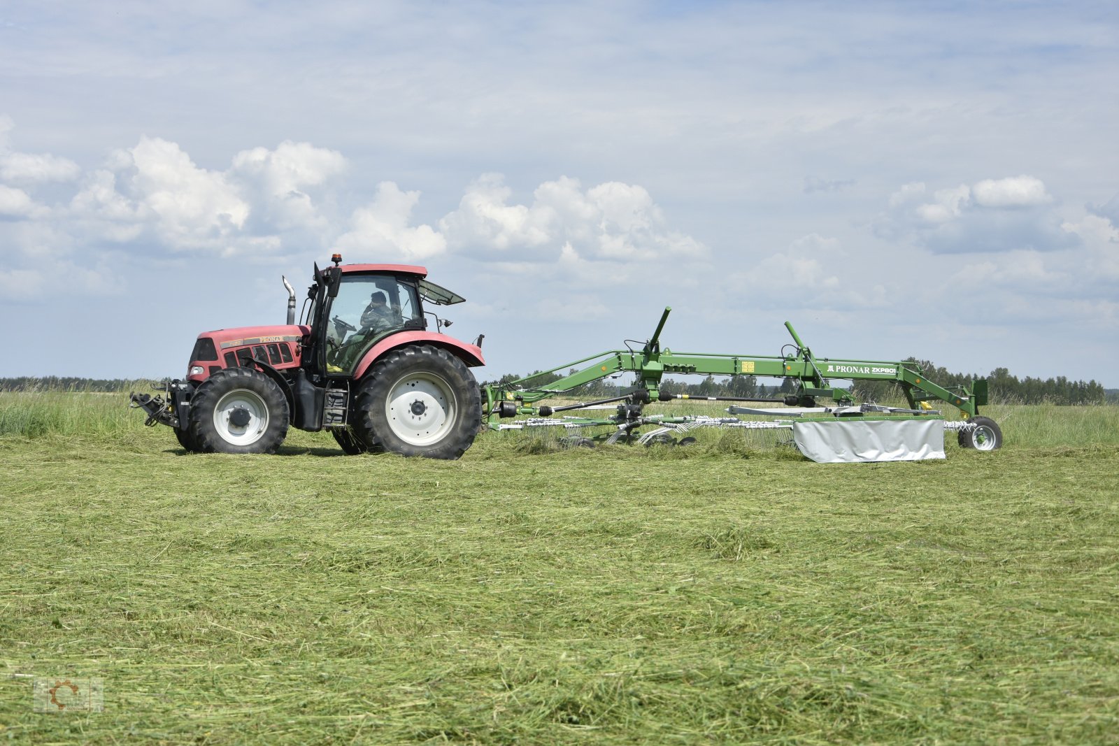 Schwader del tipo PRONAR ZKP 801 8m Seitenschwader Doppelschwader, Neumaschine en Tiefenbach (Imagen 4)