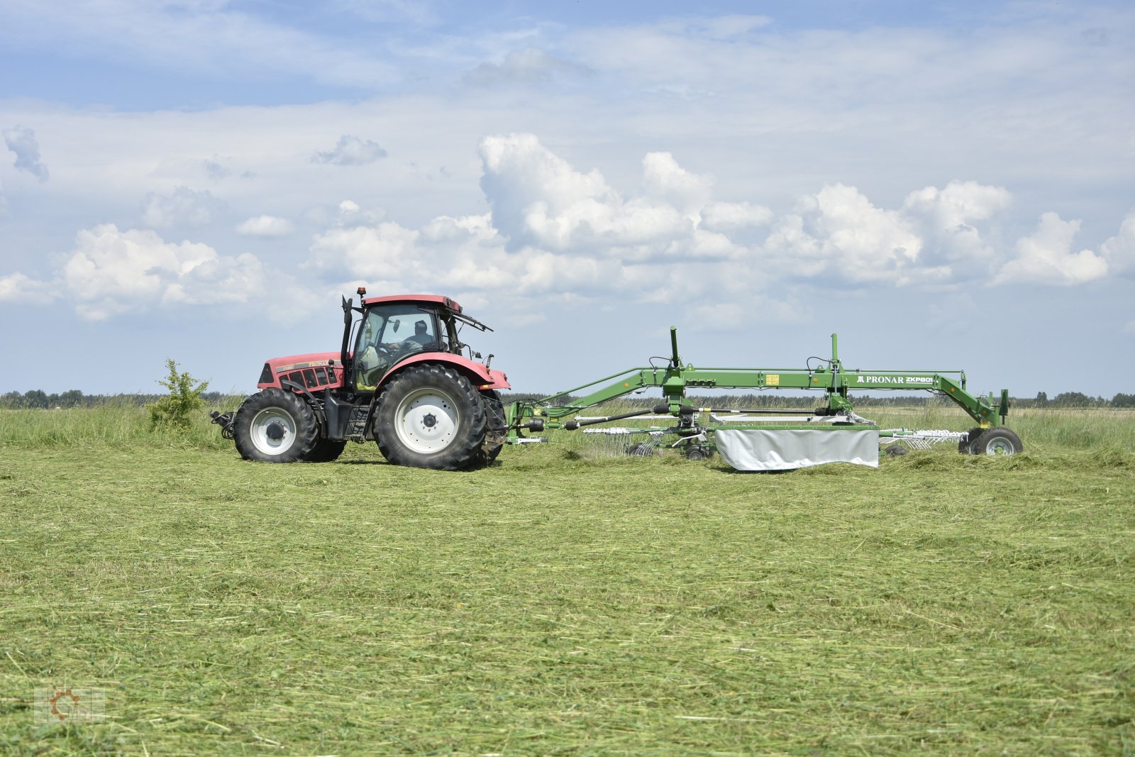 Schwader van het type PRONAR ZKP 801 8m Seitenschwader Doppelschwader, Neumaschine in Tiefenbach (Foto 5)