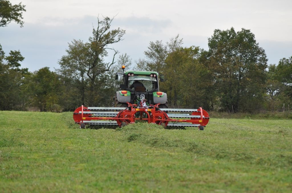 Schwader tipa Repossi Andaineur Frontal ou Porté arrière 6 M Disponible, Gebrauchtmaschine u BEAUREPAIRE (Slika 2)