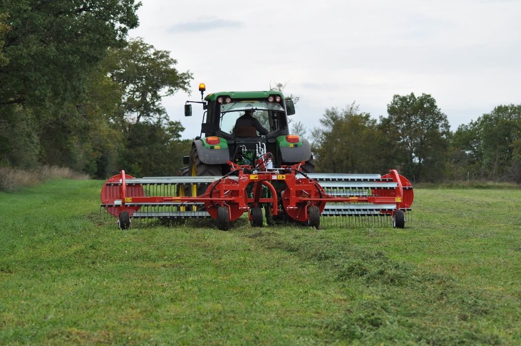 Schwader del tipo Repossi Andaineur Frontal ou Porté arrière 6 M Disponible, Gebrauchtmaschine en BEAUREPAIRE (Imagen 6)