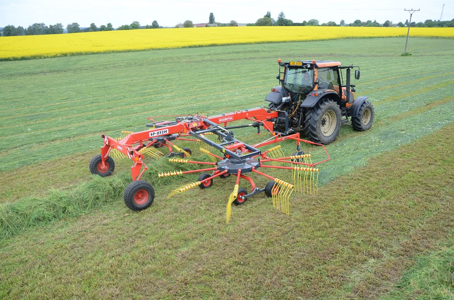 Schwader van het type Rozmital 852H, Gebrauchtmaschine in Munnekeburen (Foto 7)