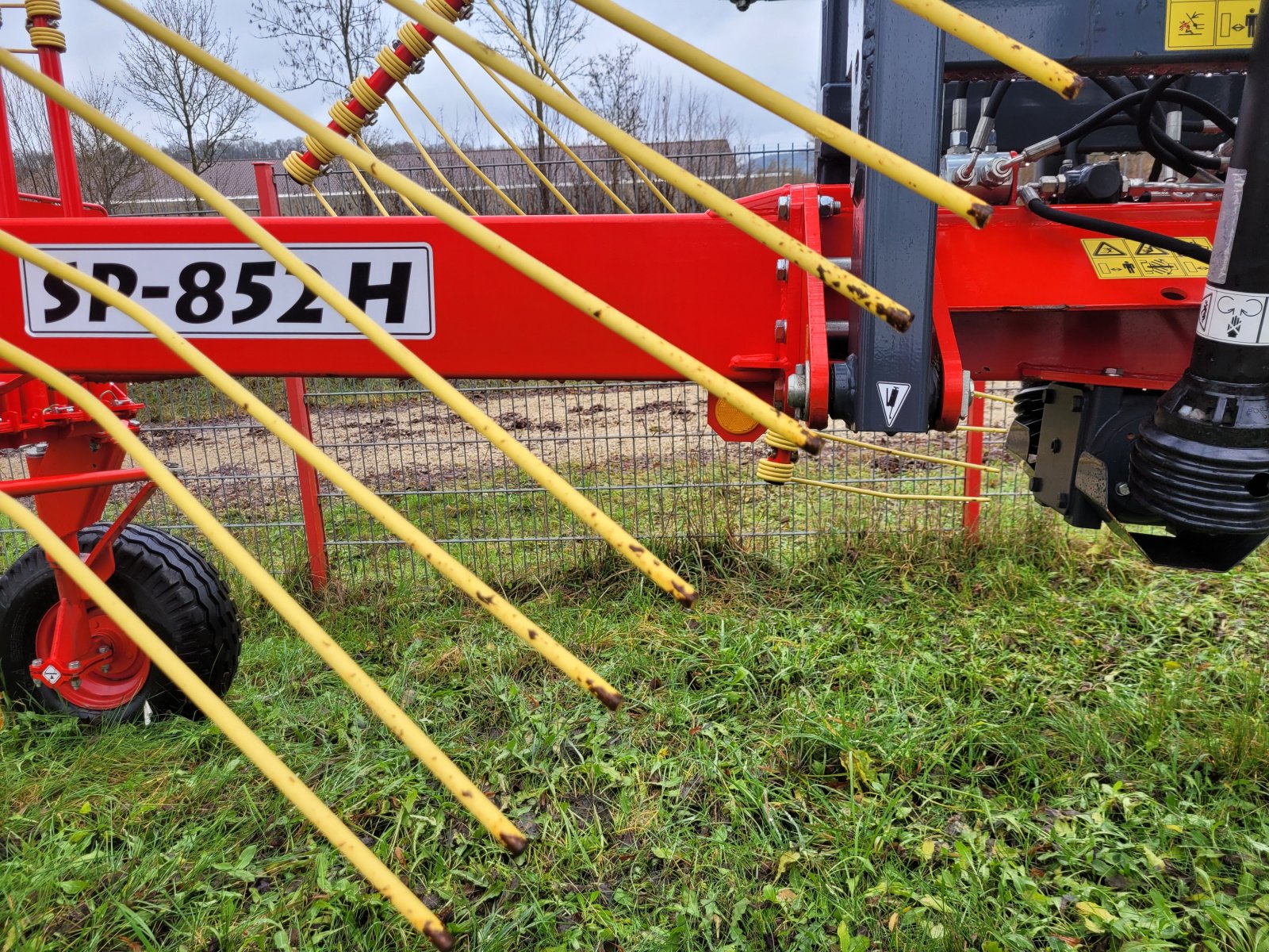 Schwader des Typs Rozmital SP-852H, Gebrauchtmaschine in Treuchtlingen (Bild 2)