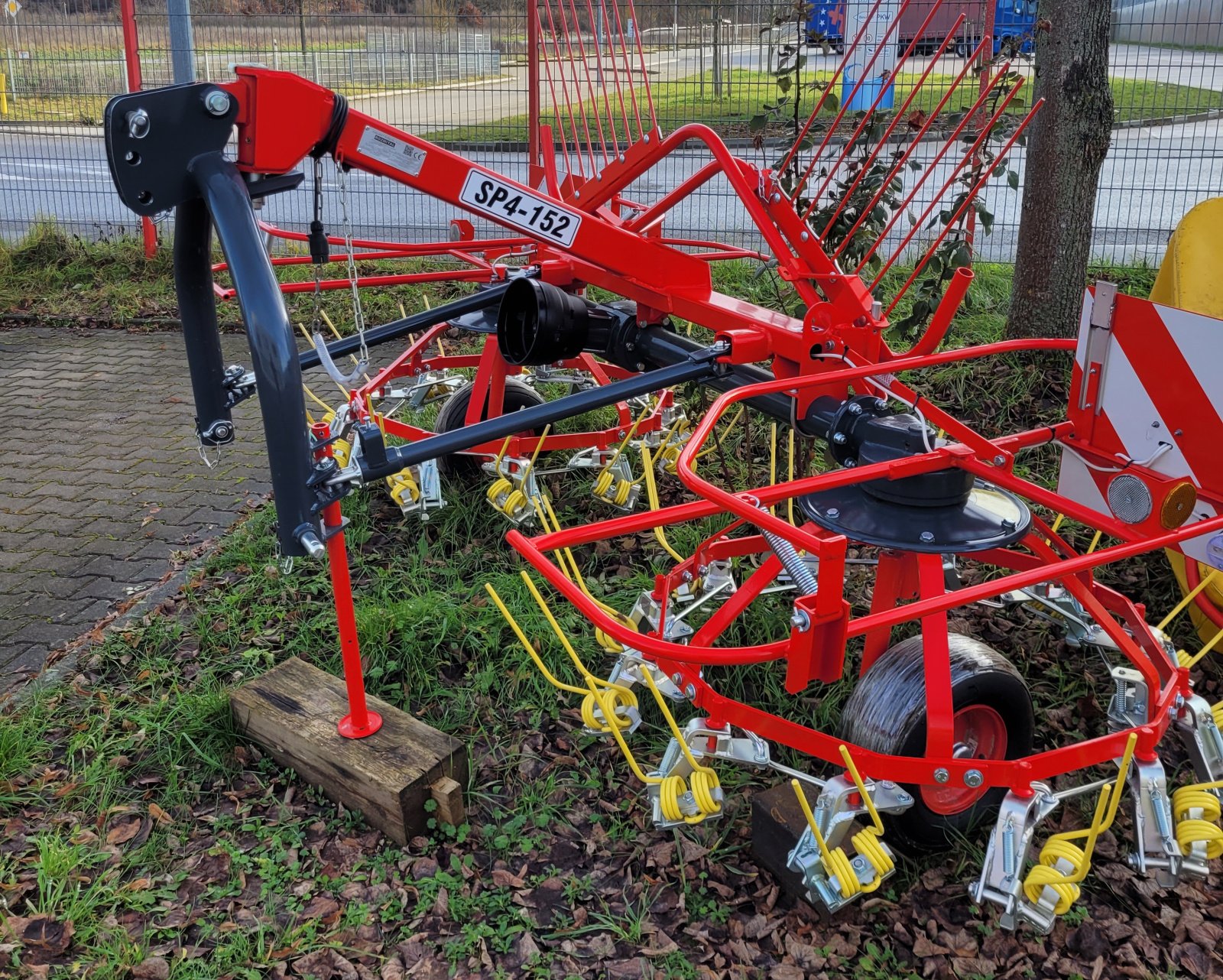 Schwader typu Rozmital SP4-152, Neumaschine v Treuchtlingen (Obrázok 1)