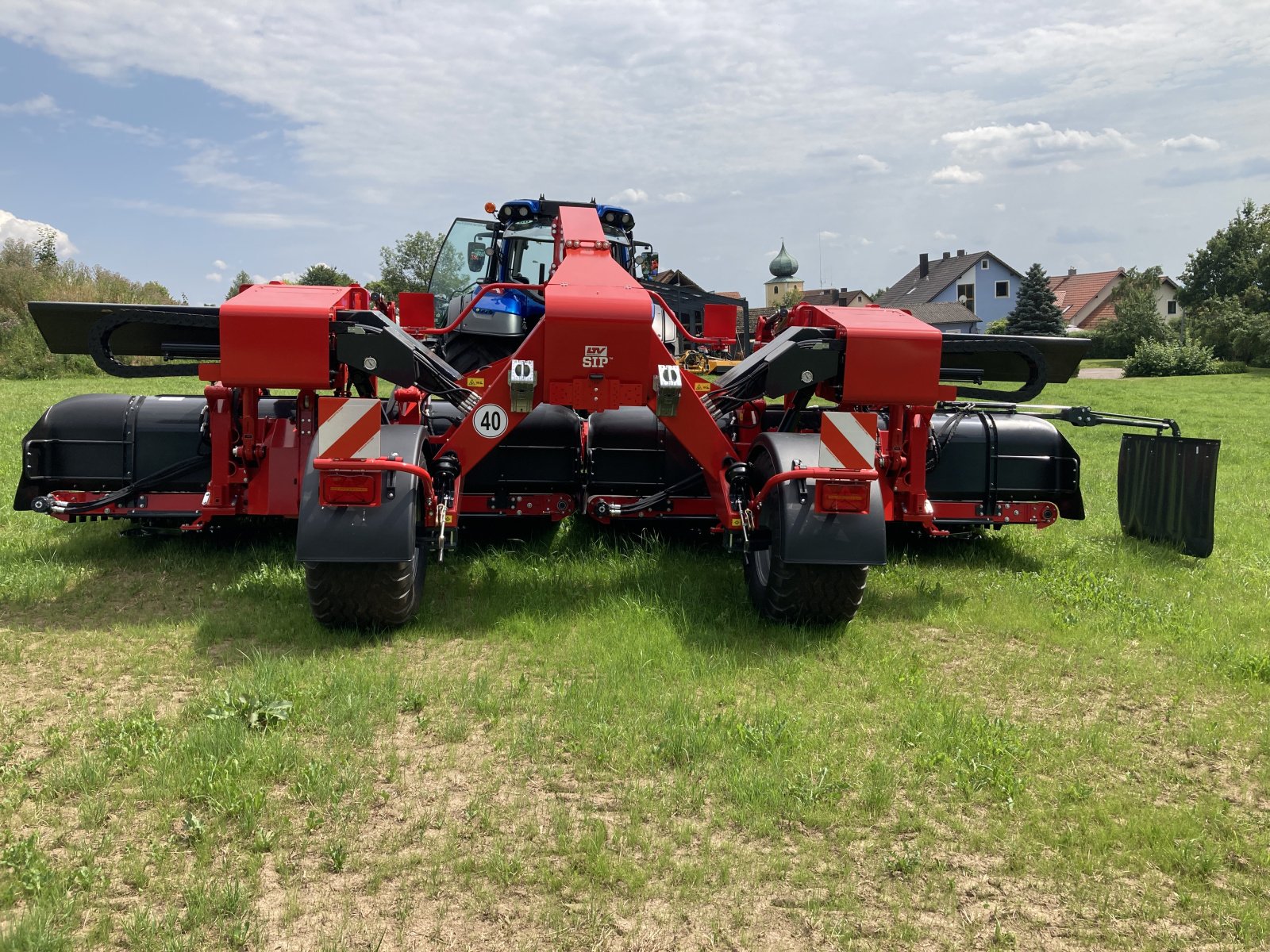 Schwader typu SIP AIR T 900 Bandschwader, Neumaschine v Bodenwöhr/ Taxöldern (Obrázek 3)