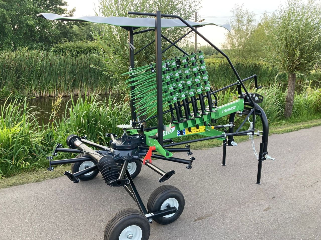 Schwader van het type Sonstige Samasz Z-410, Neumaschine in Stolwijk (Foto 2)