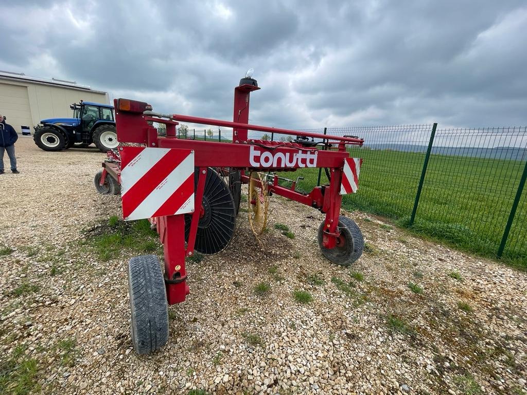 Schwader типа Tonutti Dominator v 14pro, Gebrauchtmaschine в Lalœuf (Фотография 5)