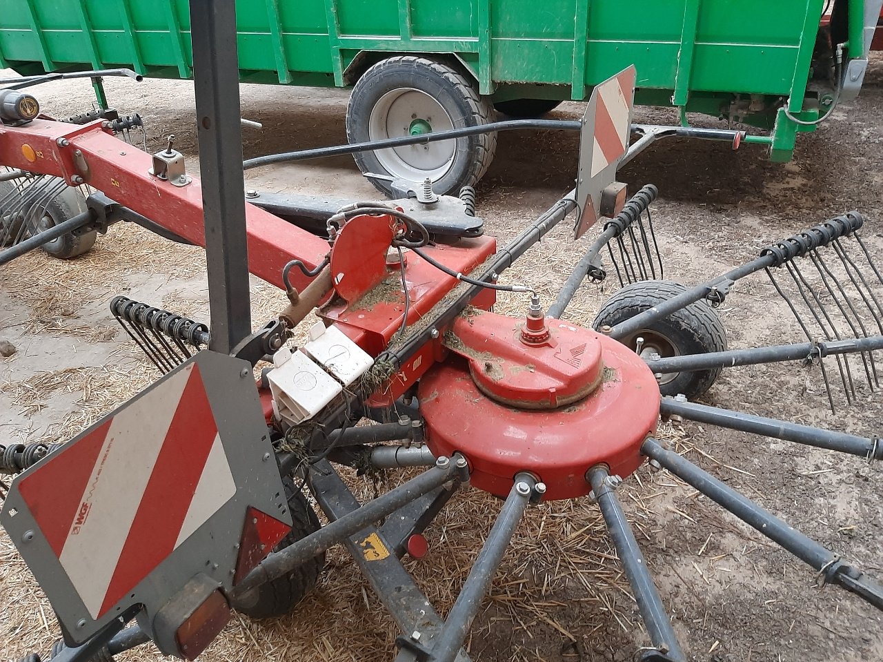 Schwader van het type Vicon andex 714 t vario, Gebrauchtmaschine in MANDRES-SUR-VAIR (Foto 8)