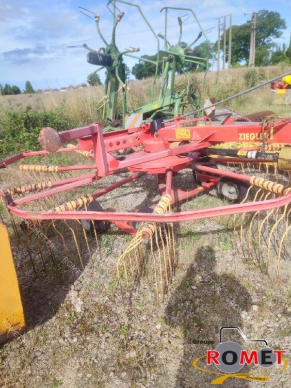 Schwader des Typs Ziegler 470 DH TWIN, Gebrauchtmaschine in Gennes sur glaize (Bild 2)