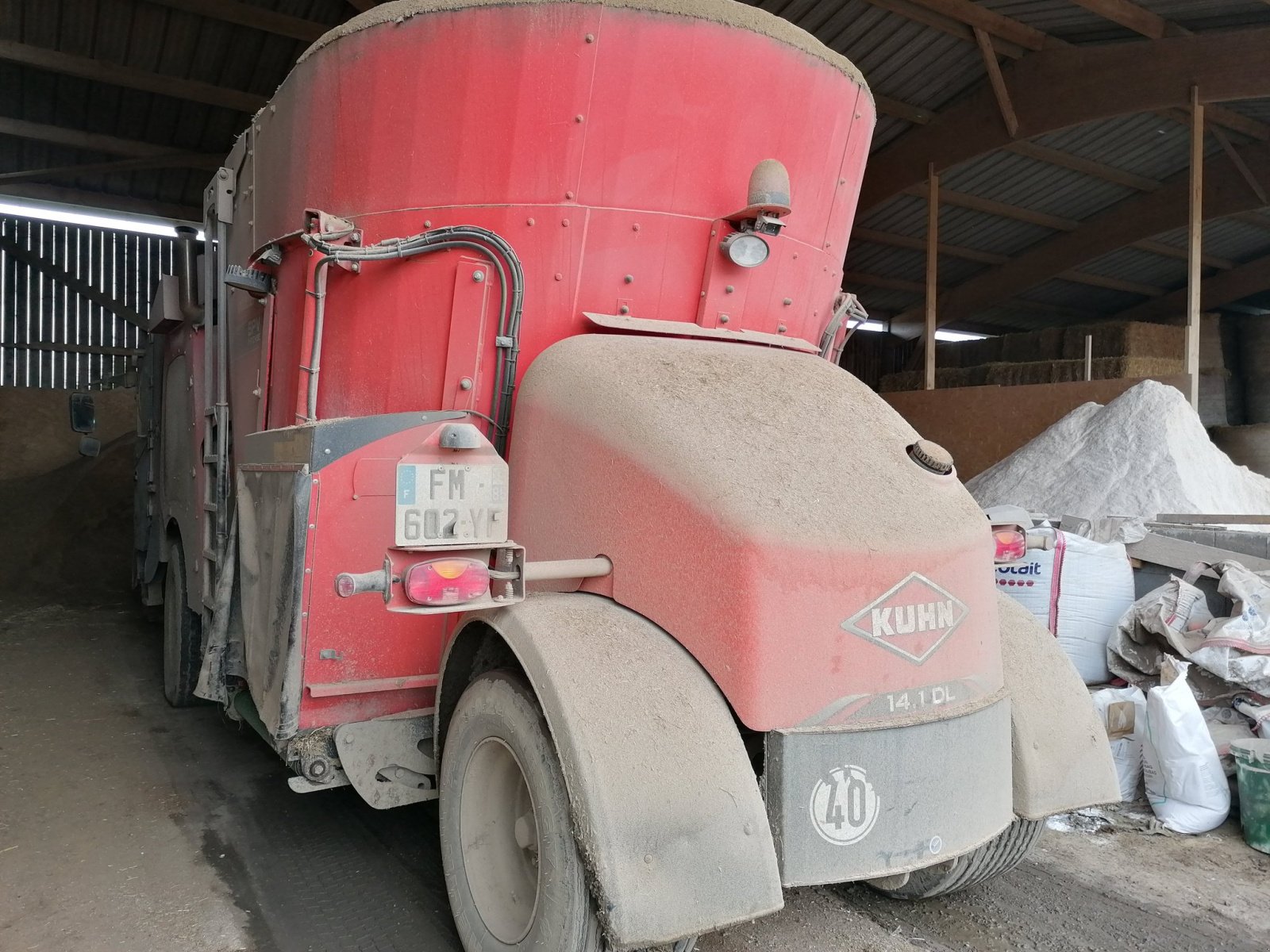 Selbstfahrer Futtermischwagen van het type Kuhn SPV INTENSE 14.1 DL, Gebrauchtmaschine in Le Horps (Foto 4)