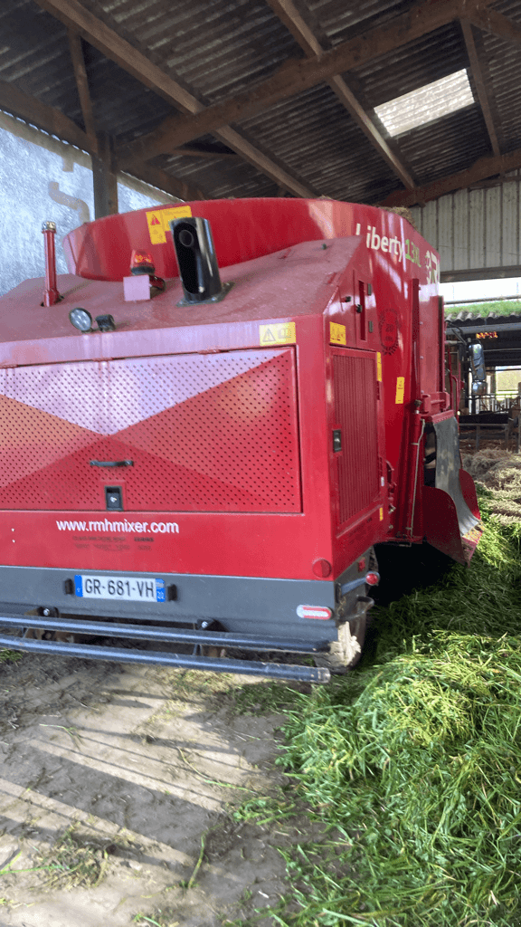 Selbstfahrer Futtermischwagen van het type RMH LIBERTY 13, Gebrauchtmaschine in TREMEUR (Foto 3)