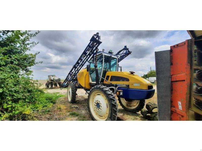 Selbstfahrspritze van het type Caruelle UTL3000, Gebrauchtmaschine in ANTIGNY (Foto 1)