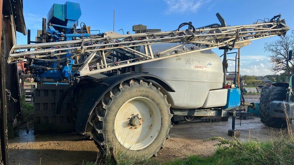 Selbstfahrspritze des Typs Evrard PULVERISATEUR METEO PLUS 4100, Gebrauchtmaschine in LAIGNES (Bild 3)