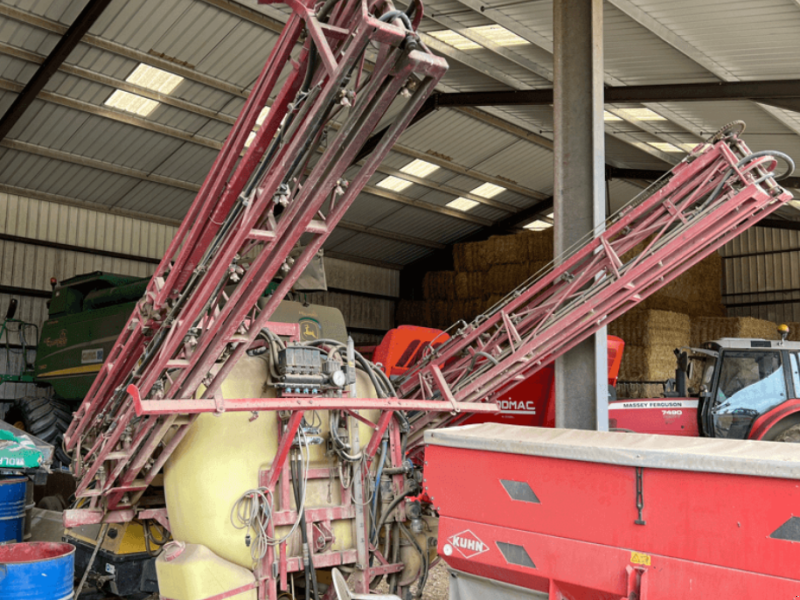 Selbstfahrspritze van het type Hardi MEGA 1200L 24M LPZ, Gebrauchtmaschine in AUTUN (Foto 1)